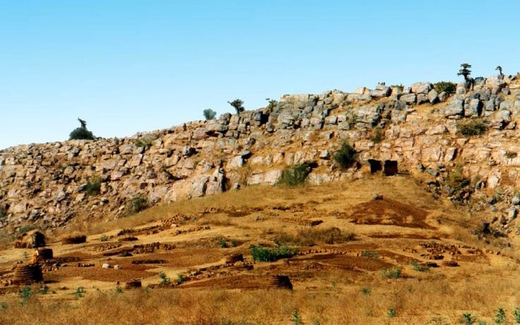 Govardhan Puja & Annakut Mahotsav — Govardhan Puja & 56-Bhog Annakoot Mahotsav 2026 in Vrindavan & Govardhan: Dates, Giriraj Abhishek, Chhappan Bhog & Yama Dwitiya Guide