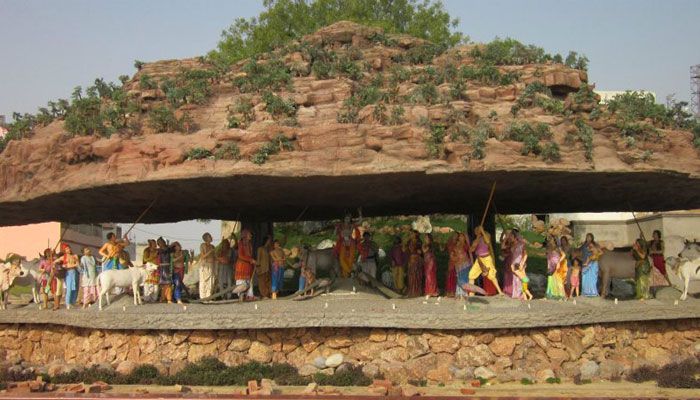 Govardhan Puja & Annakut Mahotsav Vrindavan Braj Dham — Darshan View 2 (Govardhan Puja & 56-Bhog Annakoot Mahotsav 2026 in Vrindavan & Govardhan: Dates, Giriraj Abhishek, Chhappan Bhog & Yama Dwitiya Guide)
