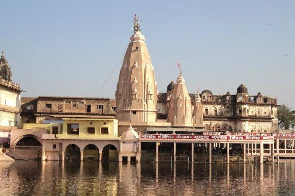 Kusum Sarovar, Govardhan Vrindavan Braj Dham — Darshan View 2 (Kusum Sarovar Govardhan: History, Architecture of Raja Suraj Mal Chhatris, Timings & Photography)