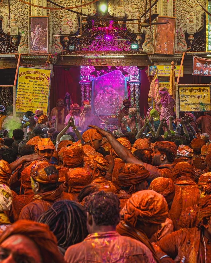 Nand Baba Mandir & Pavan Sarovar, Nandgaon Vrindavan Braj Dham — Darshan View 3 (Nandgaon Complete Yatra Guide: Shri Nand Bhavan atop Nandishwar Hill, Pavan Sarovar, Ter Kadamba & Uddhava Kyari Bhramar-Geet Sthali)