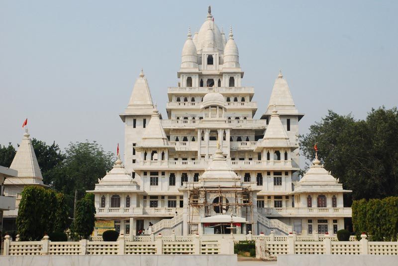Pagal Baba Temple, Vrindavan Vrindavan Braj Dham — Darshan View 2 (Shri Pagal Baba Mandir Vrindavan Complete Guide: The True Courtroom Miracle Where Banke Bihari Testified, 9-Floor Marble Tower & Puppet Show)
