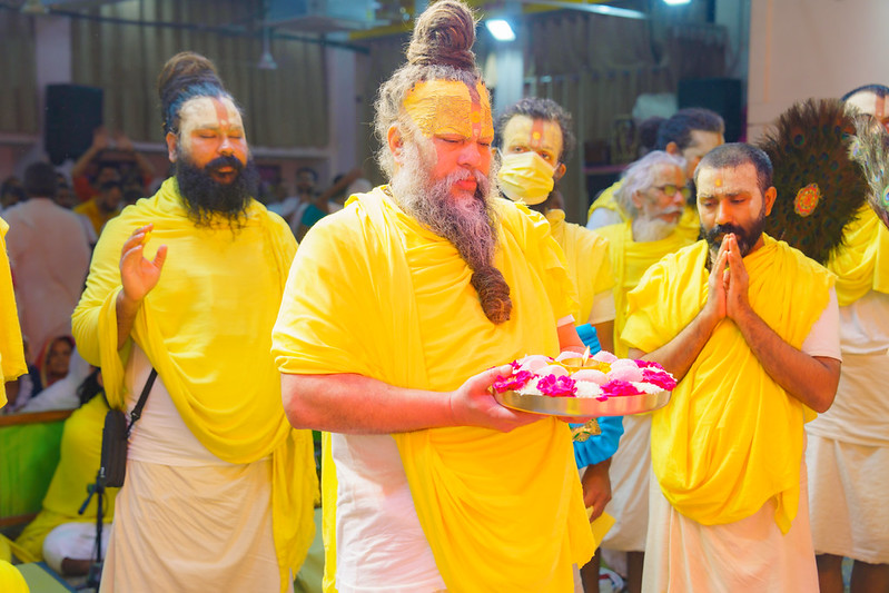 Shri Hit Radha Keli Kunj, Vrindavan Vrindavan Braj Dham — Darshan View 2 (Pujya Premanand Ji Maharaj: Radha Keli Kunj Satsang, Morning Pad-Yatra & Meeting Guidelines)