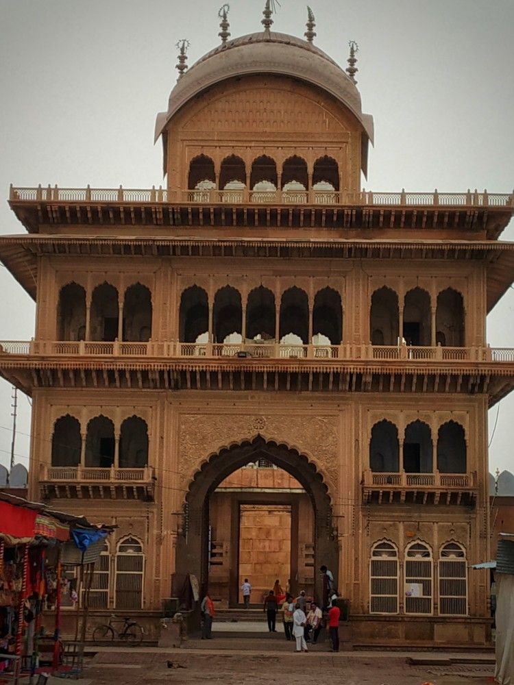 Sri Rangji Mandir (Sri Goda-Rangamannar Temple), Vrindavan — Shri Rangnath Mandir (Rangji Temple) Vrindavan Complete Guide: 50-Foot Gold Pillar, South Indian Architecture, Andal Vow & Brahmotsava Rath Yatra
