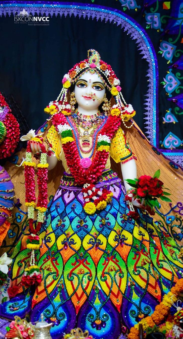 Sharad Purnima Maharas Utsav, Vrindavan — Sharad Purnima 2026 in Vrindavan (Maharaas Utsav): Shri Banke Bihari Once-a-Year Mor-Mukut & Flute Darshan, Nidhivan Lore & Timings
